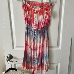 NWT strapless beachy tie dye dress. Never worn!